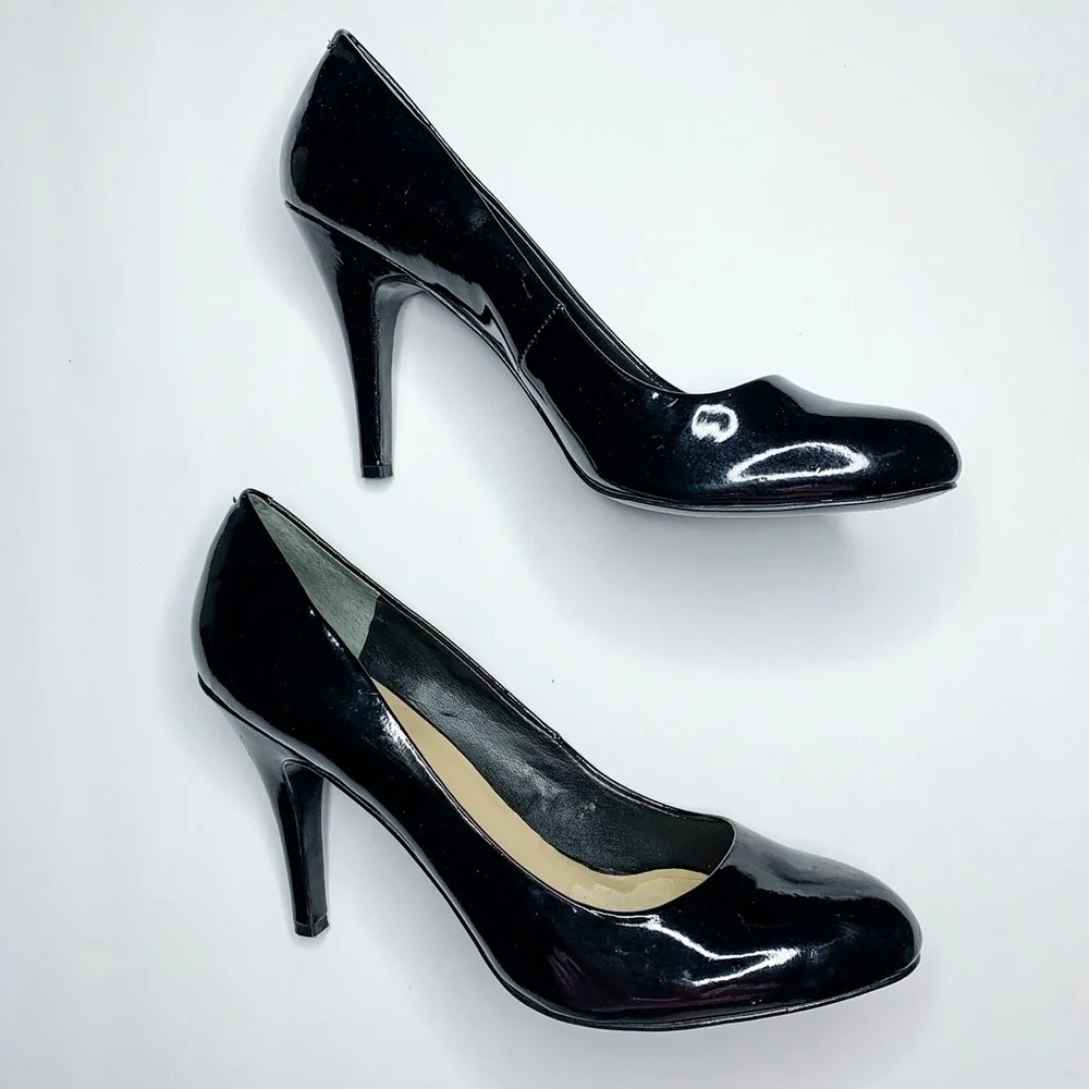 Nine West PAIGE0 Black Pumps Heels Almond Toe Shiny 9.5M Women Dressy